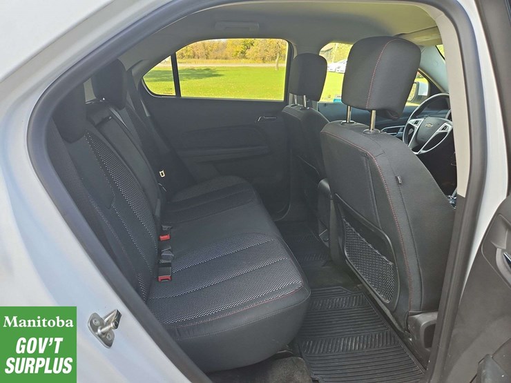 2015-chevrolet-equinox-image-29