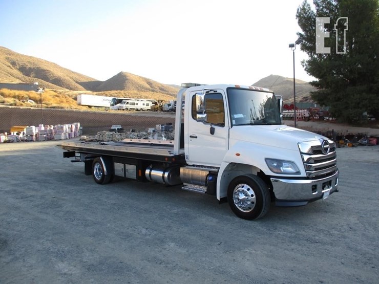 2012-hino-268-image-2