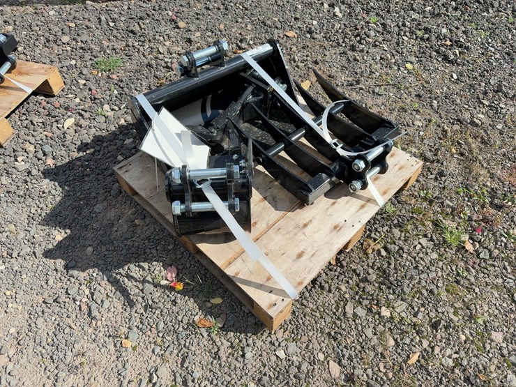quantity-of-mini-excavator-attachments-image-1