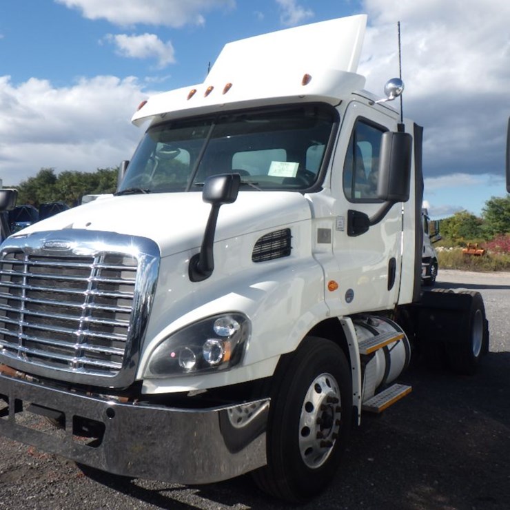 2017 FREIGHTLINER CASCADIA 113