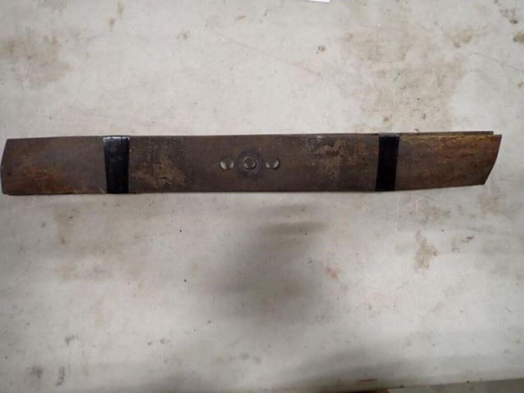 qty-of-(3)-17"-lawn-mower-blades-image-1