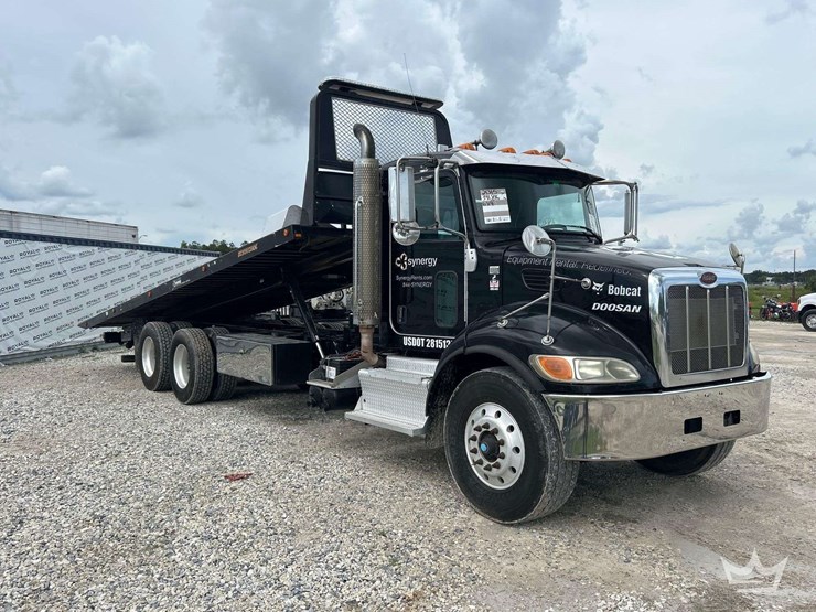 2015-peterbilt-348-image-2