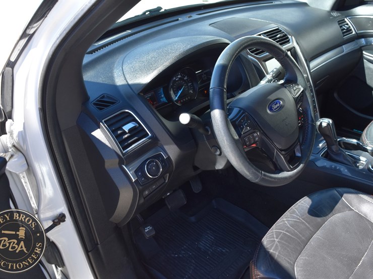 2018-ford-explorer-image-22