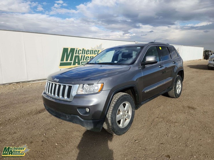 2012-jeep-grand-cherokee-image-1
