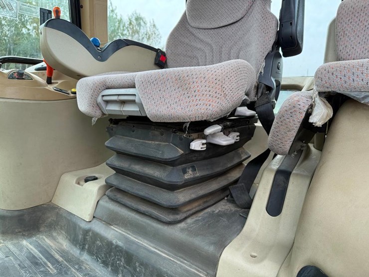 agco-dt240a-image-49
