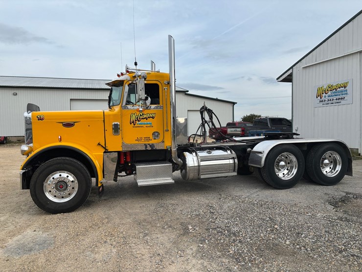 1982-peterbilt-359-image-1