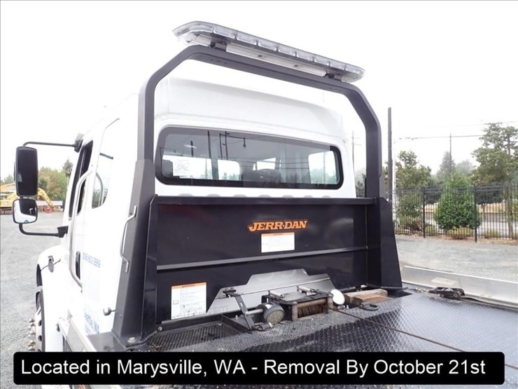 2024-freightliner-m2-image-5