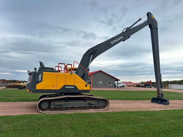 volvo-ec250e-lr-image-3