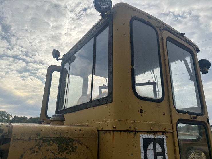 caterpillar-12-image-12