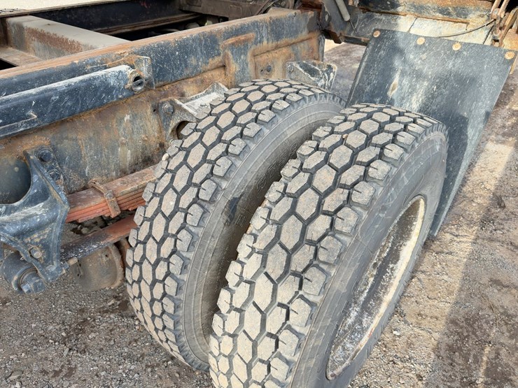 2006-ford-f650-xlt-image-16