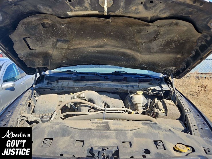 2019-ram-1500-classic-image-12