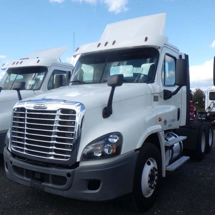 2018 FREIGHTLINER CASCADIA 125