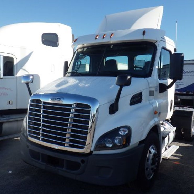 2018 FREIGHTLINER CASCADIA 113