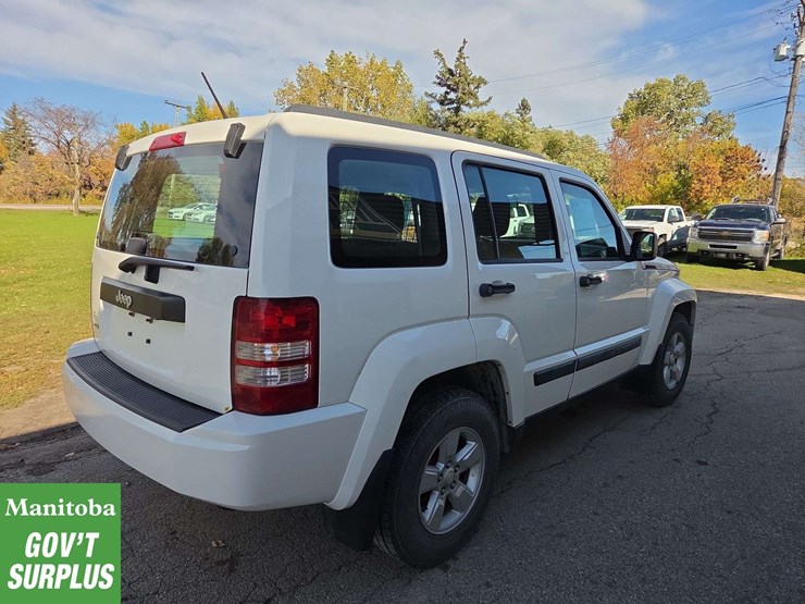 2009-jeep-liberty-image-3