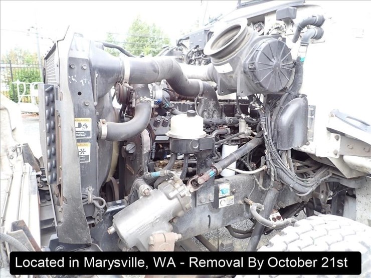 2003-peterbilt-330-image-10