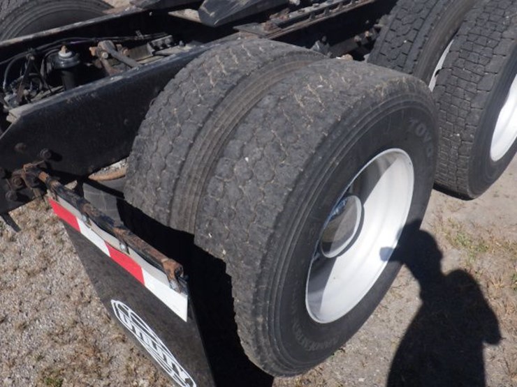 2019-kenworth-t680-image-10