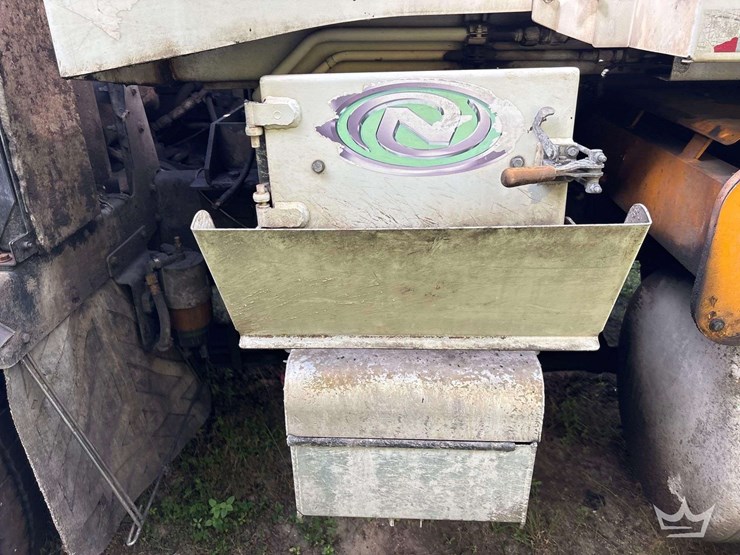 2019-peterbilt-520-image-8
