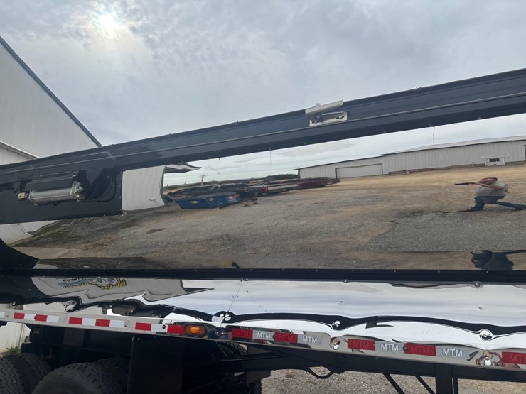 2025-axle-end-dump-image-10