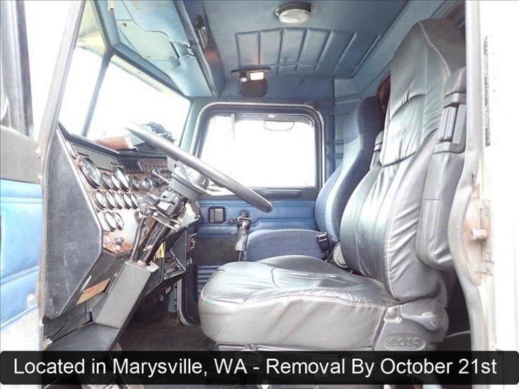 1993-peterbilt-378-image-15