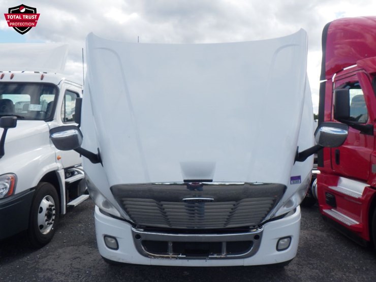 2020-freightliner-cascadia-125-image-17