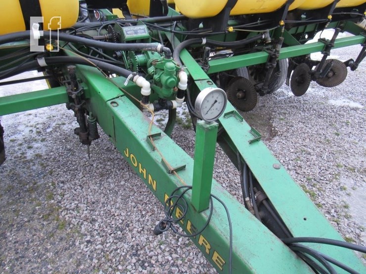 john-deere-7200-image-11