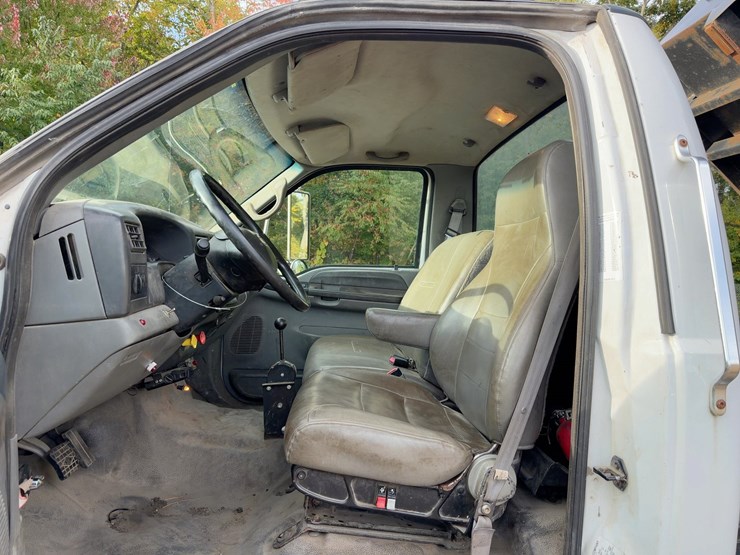 2006-ford-f650-xlt-image-26