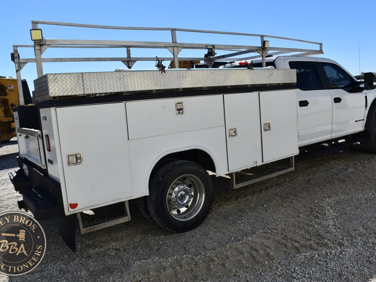 2020-ford-f550-xl-image-23