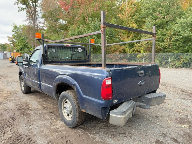 2012-ford-f350-xl-image-3