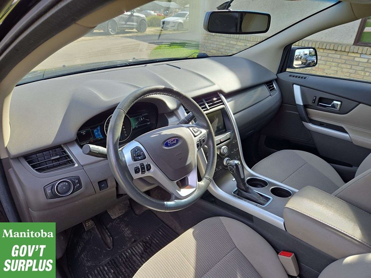 2014-ford-edge-image-17