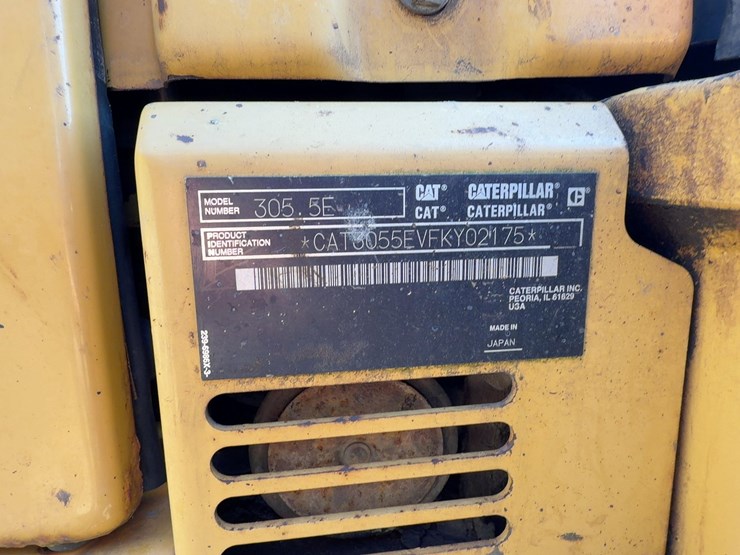 2014-caterpillar-305-image-26