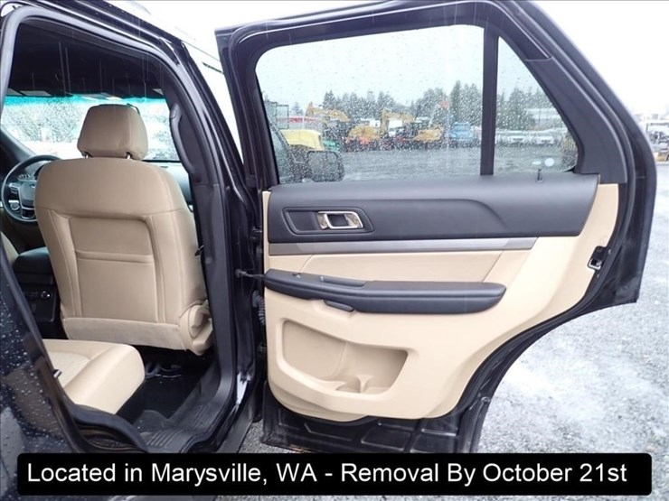 2016-ford-explorer-image-22