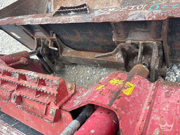 2018-takeuchi-tl10v2-image-17