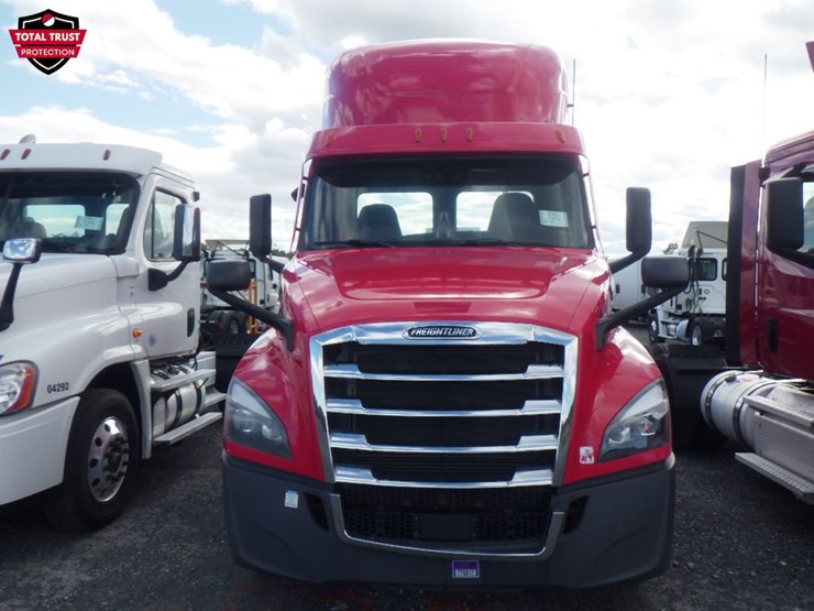 2020-freightliner-cascadia-126-image-2