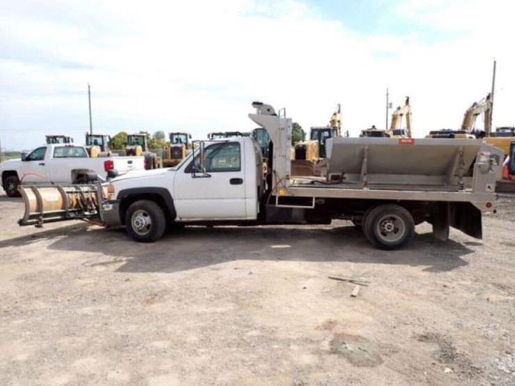 2005-gmc-sierra-3500-image-8