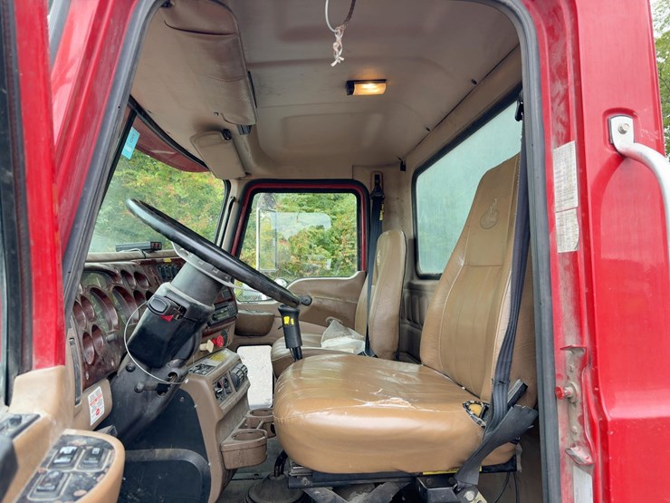 2005-mack-granite-cv713-image-30