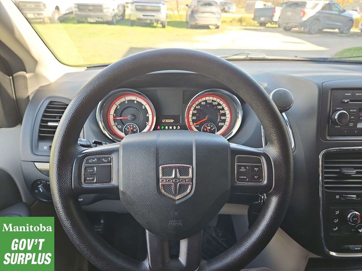 2018-dodge-grand-caravan-image-18