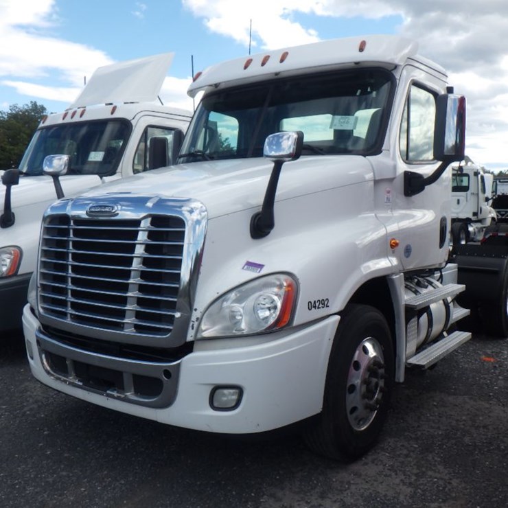 2020 FREIGHTLINER CASCADIA 125