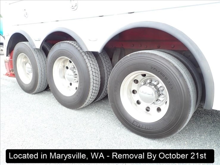 2005-peterbilt-379-image-2