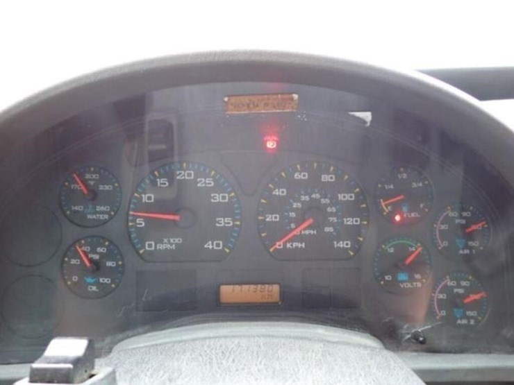 2005-international-7400-image-13