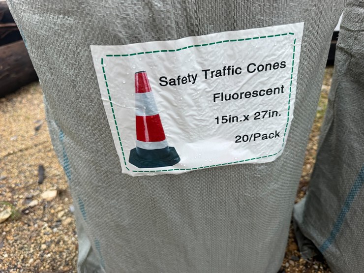 #8314-•-safety-traffic-cones-fluorescent-image-3