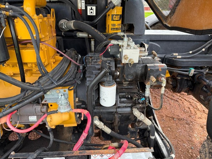 2007-caterpillar-tl943-image-34