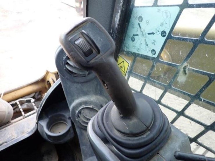 2019-caterpillar-259d-image-17