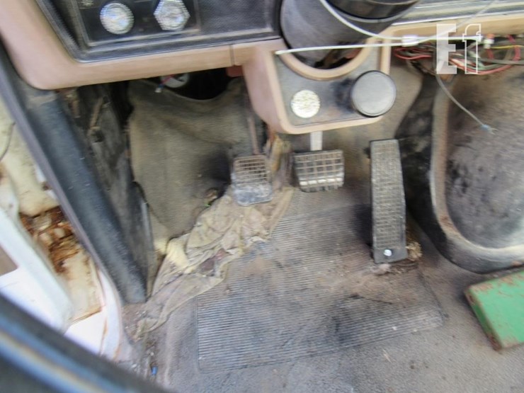 1988-ford-f800-image-47