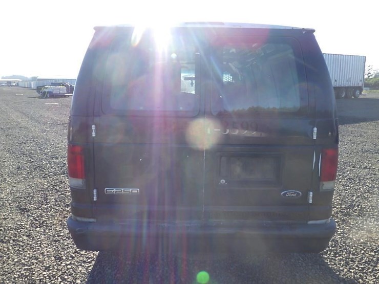 2006-ford-e250-image-4