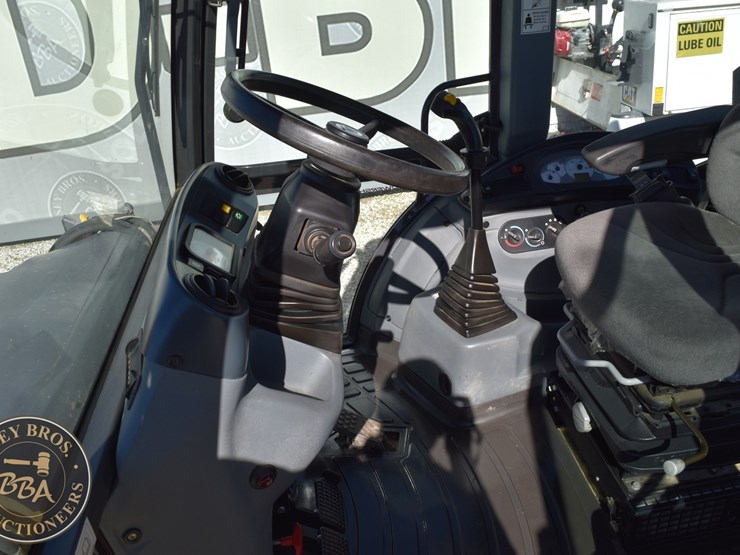 2013-new-holland-b110c-image-57