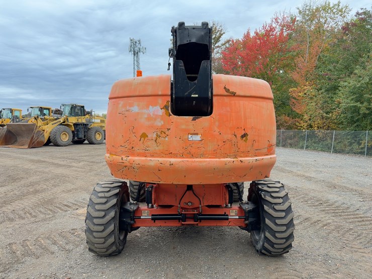2016-jlg-600s-image-4