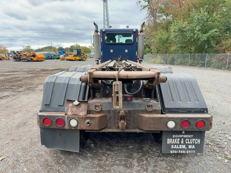 2004-peterbilt-357-image-4