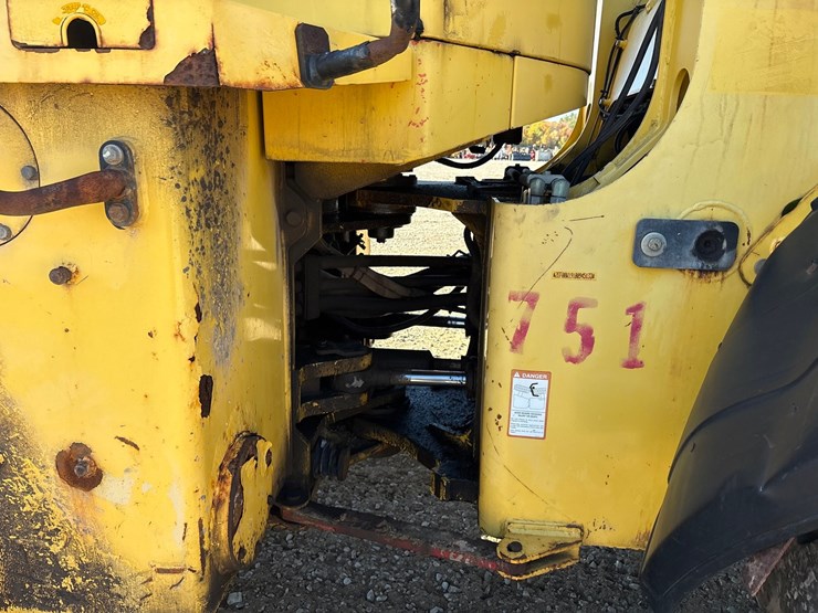 new-holland-190-image-29