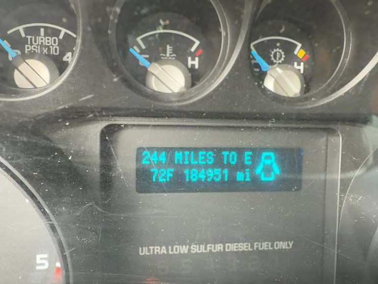 2015-ford-f550-xl-image-26