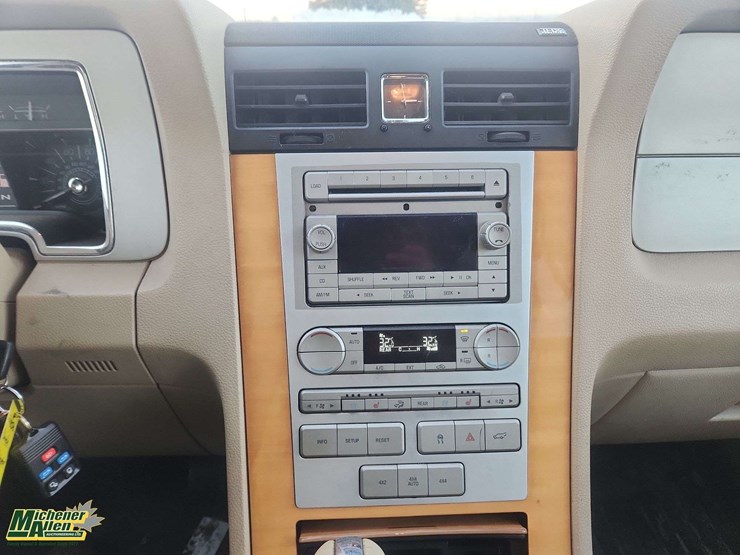 2008-lincoln-navigator-l-image-23